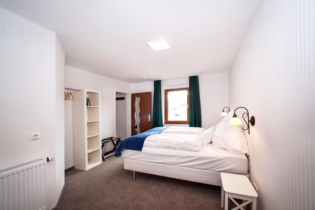 Hinter Den Spiegeln Otel Heimbach Dış mekan fotoğraf