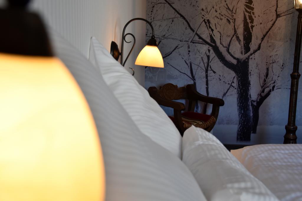 Hinter Den Spiegeln Otel Heimbach Dış mekan fotoğraf